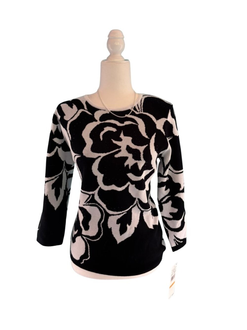 NWT Alfred Dunner World Traveler Floral Sweater Size Small Black White Top